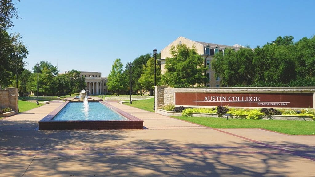 https://www.austincollege.edu/