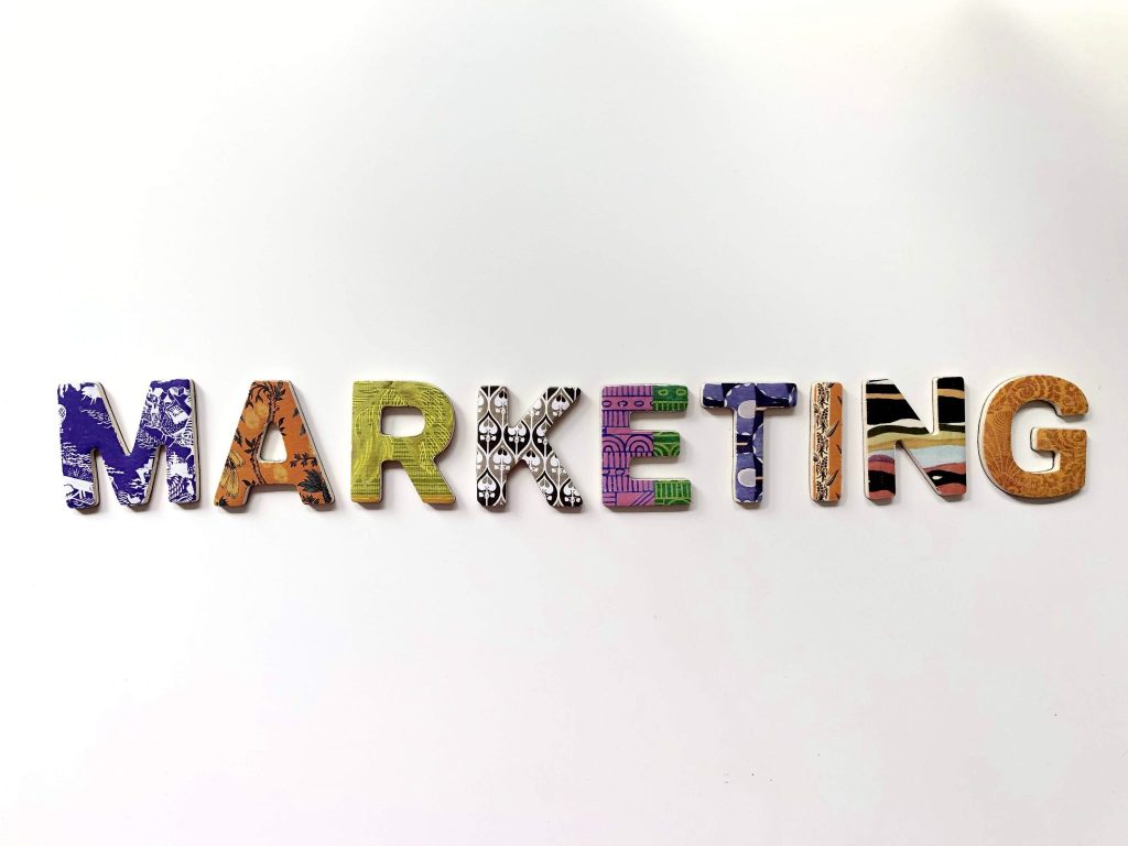 دراسة تخصص التسويق (marketing) في الخارج